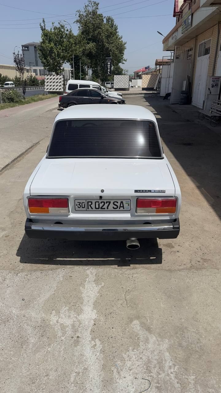 Vaz 2107 sotiladi