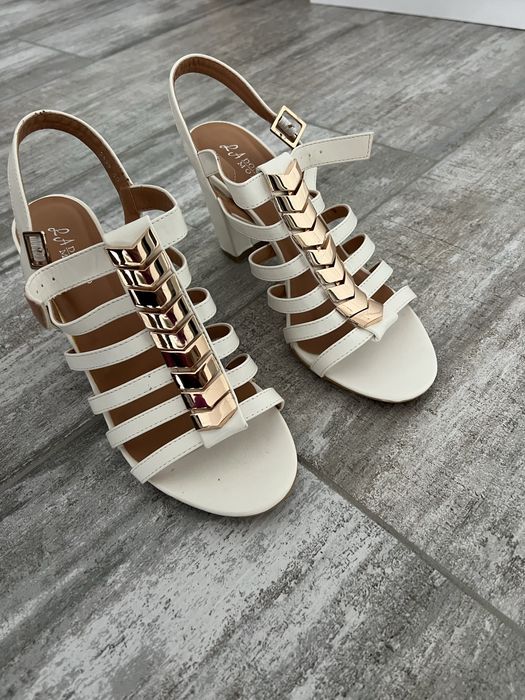 Pantofi cu toc marimea 40