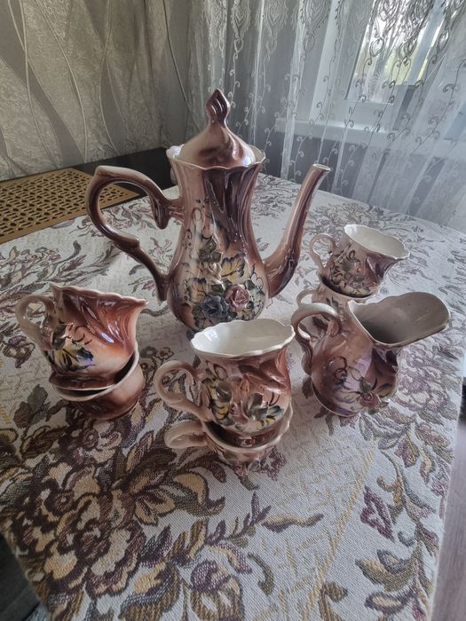 Продам чайный сервиз и набор рюмок