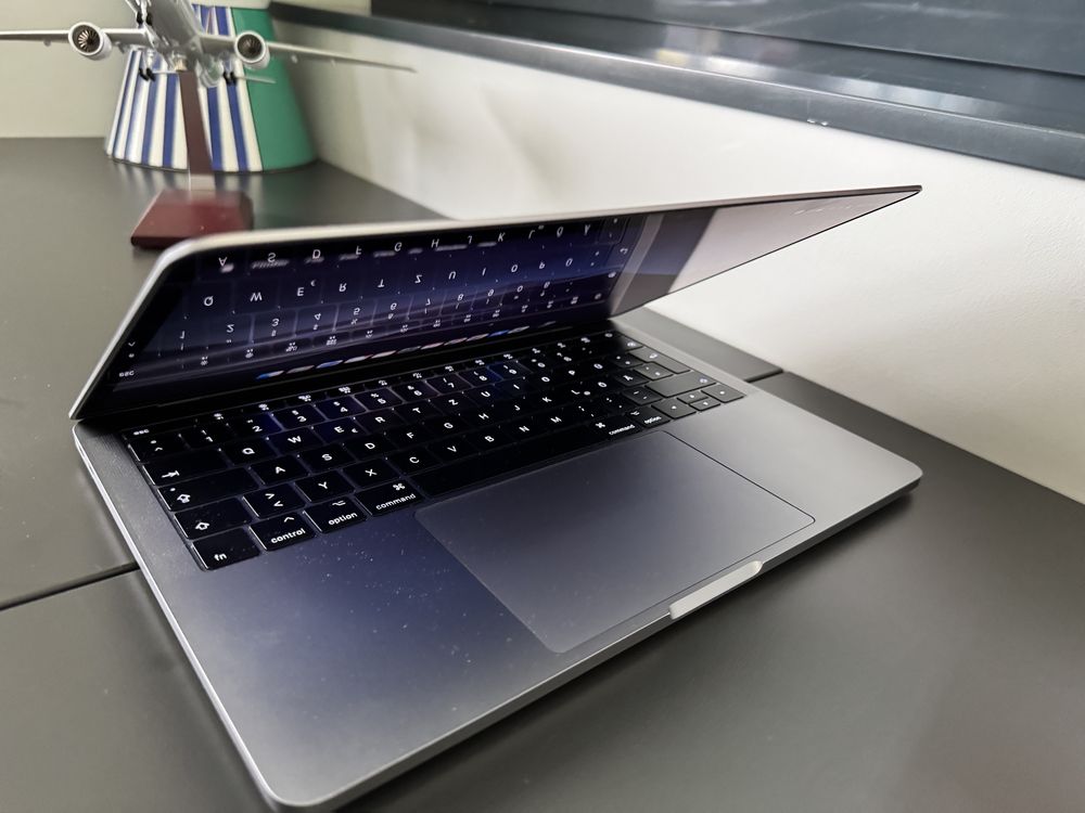 Apple Macbook Pro 13.3 A1708 Retina