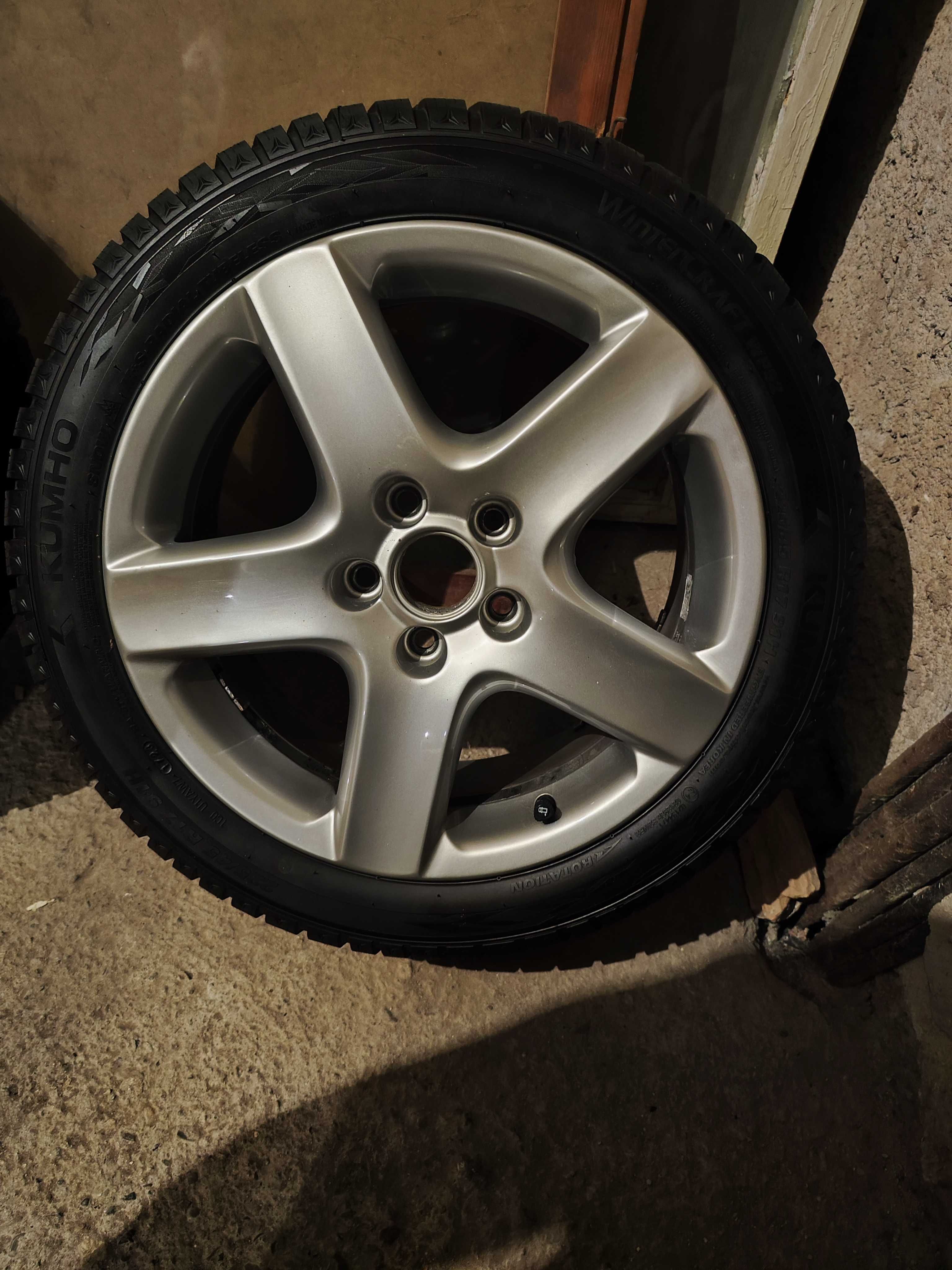 Зимни гуми Kumho Wintercraft WP52 225/45/17 с джанти 17" 5x112