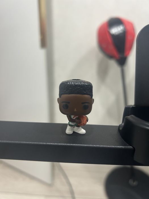 Киндер очень странные дела