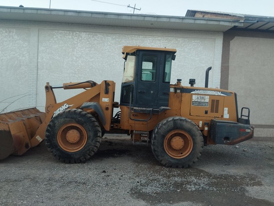 Pogruzchik XCMG LW300FN