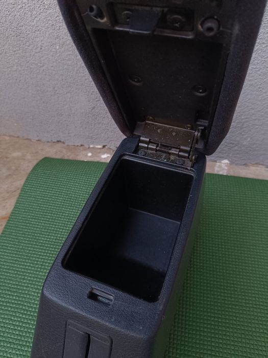 Подлакътник Хонда Сивик 5