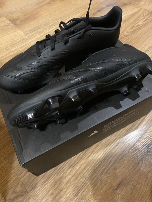 Нови Бутонки Adidas Predator club FxG