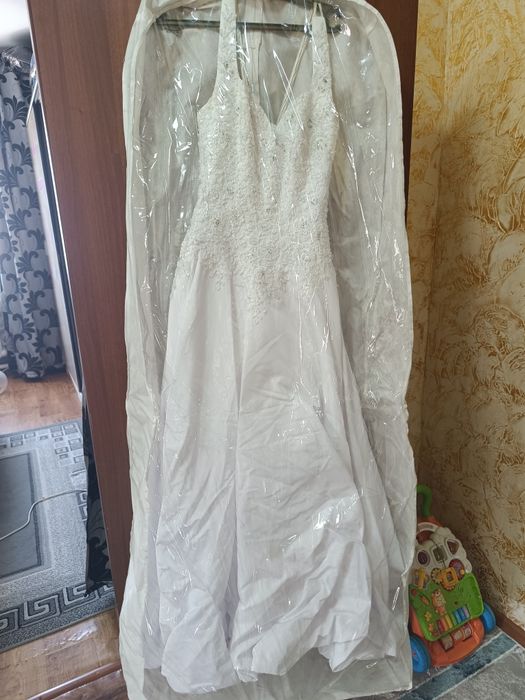 Продам платье новое