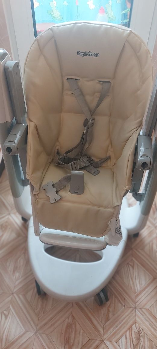 Peg Perego детски стол за хранене