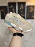 Adidasi Dama New Balance 9060 Crem & Blue!