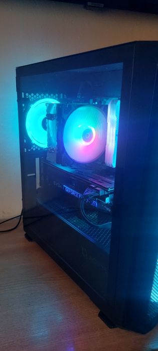 Vând calculator gaming