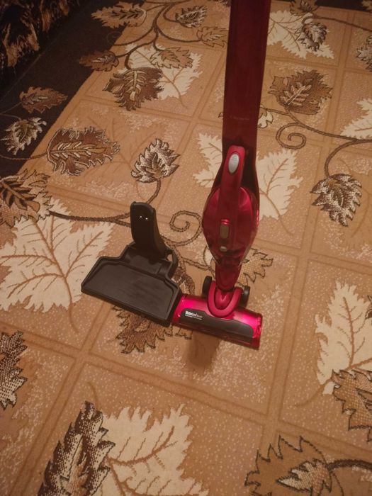 Вертикална прахосмукачка Crown CVC-233