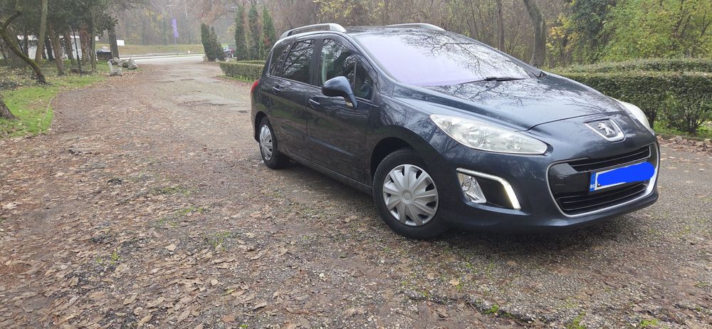 308  SW Пежо  2011 година