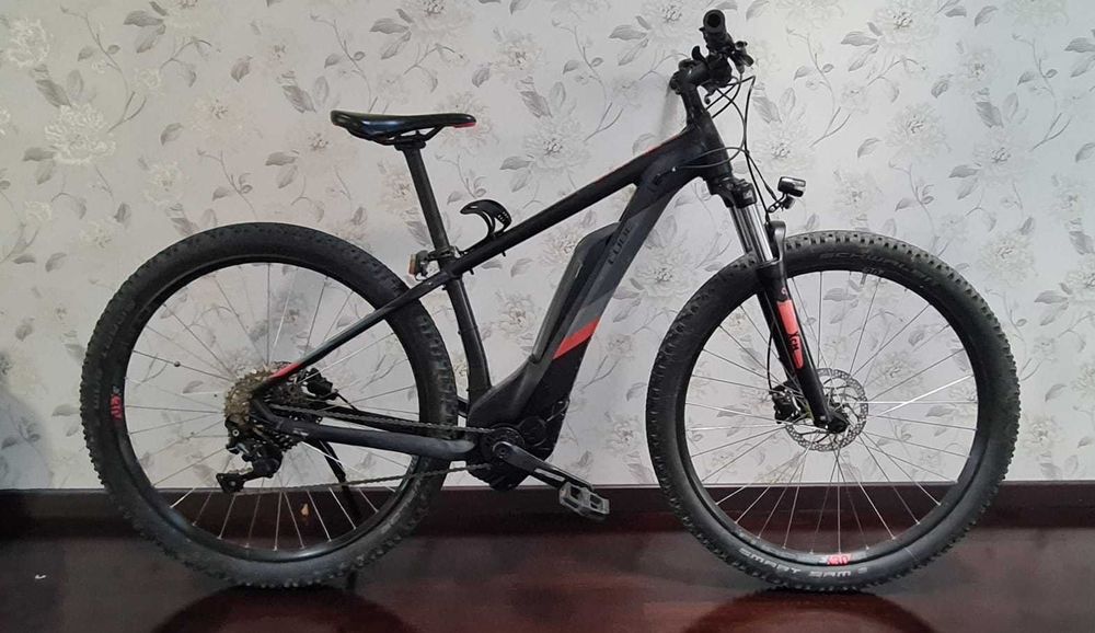 Bicicleta Electrica CUBE Access Hybrid Pro Hpa 29'
