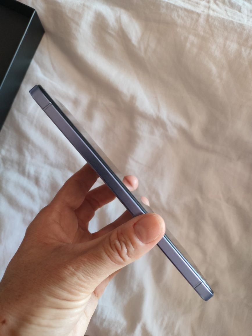 Smartphone S 24 nou