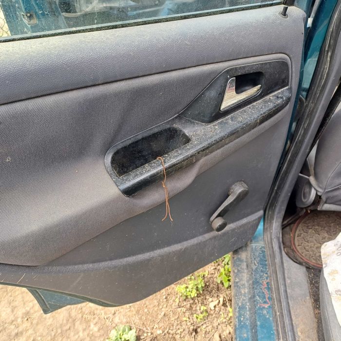 НА ЧАСТИ,SEAT CORDOBA, 1.4MPI, 60кс,климатик,2001г, газов инжекцион