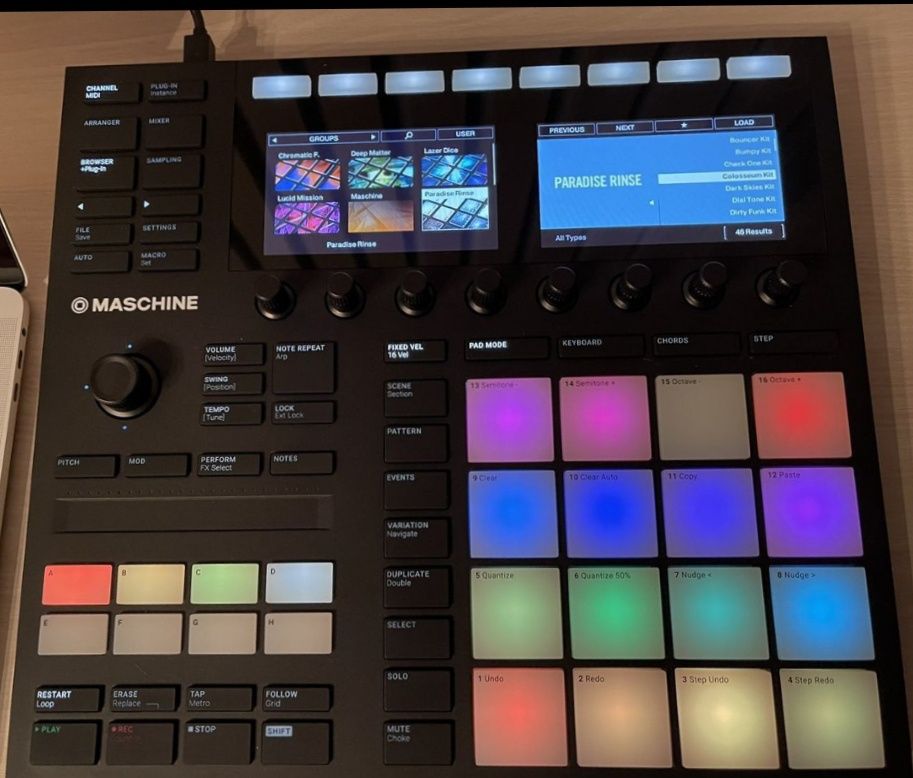 NI Maschine mk3 midi-контроллер со встроенным аудио интерфейсом