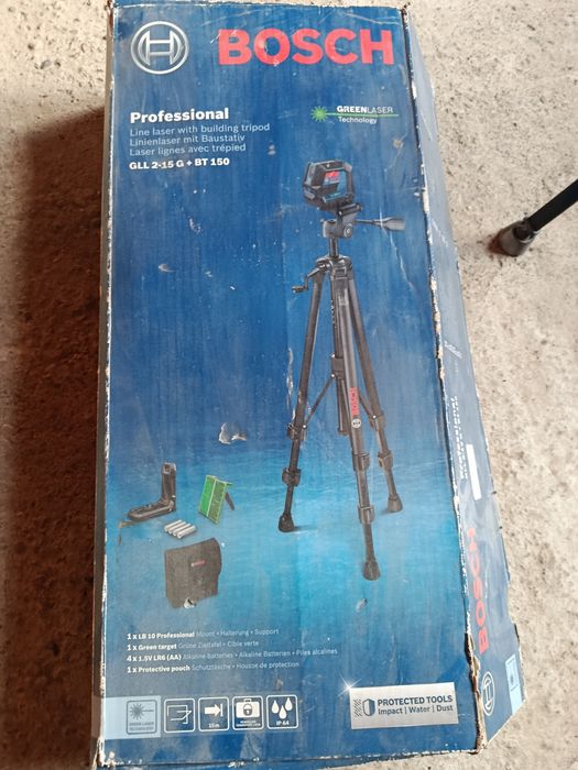 Vând nivela laser cu trepied bosch GLL 2-15 G