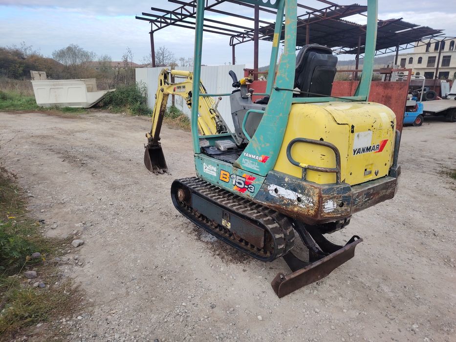Vând mini excavator yanmar b15-3