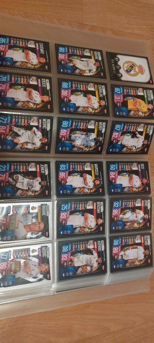 Set aproape complet (lipsa 2) de cartonașe Topps UCL Match Attax 19/20