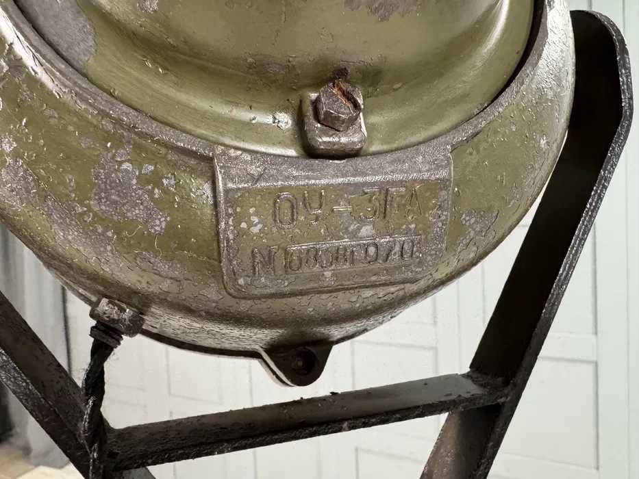 Лампион в индустриален стил - фар от танк Р398-Д