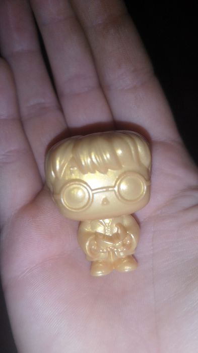 Vând figurina Harry Potter 1.500 lei