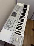Продавам Korg M3