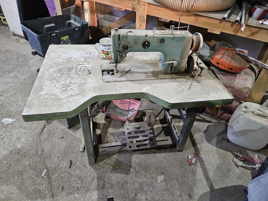 Швейная машинка на 380 промышленная класс 1022