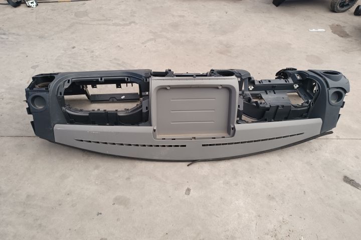 Plansa bord Renault Master 3  [din 1st facelift] seria Autoutilitara cu prelata 2-usi 2.3 dCi MT (1