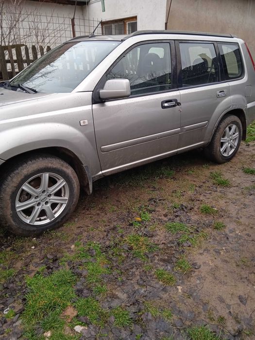Nissan Xtrail 4x4 . Acte la Zi