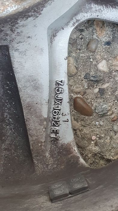 4бр Алуминиеви джанти със зимни гуми  за Мерцедес 16цола