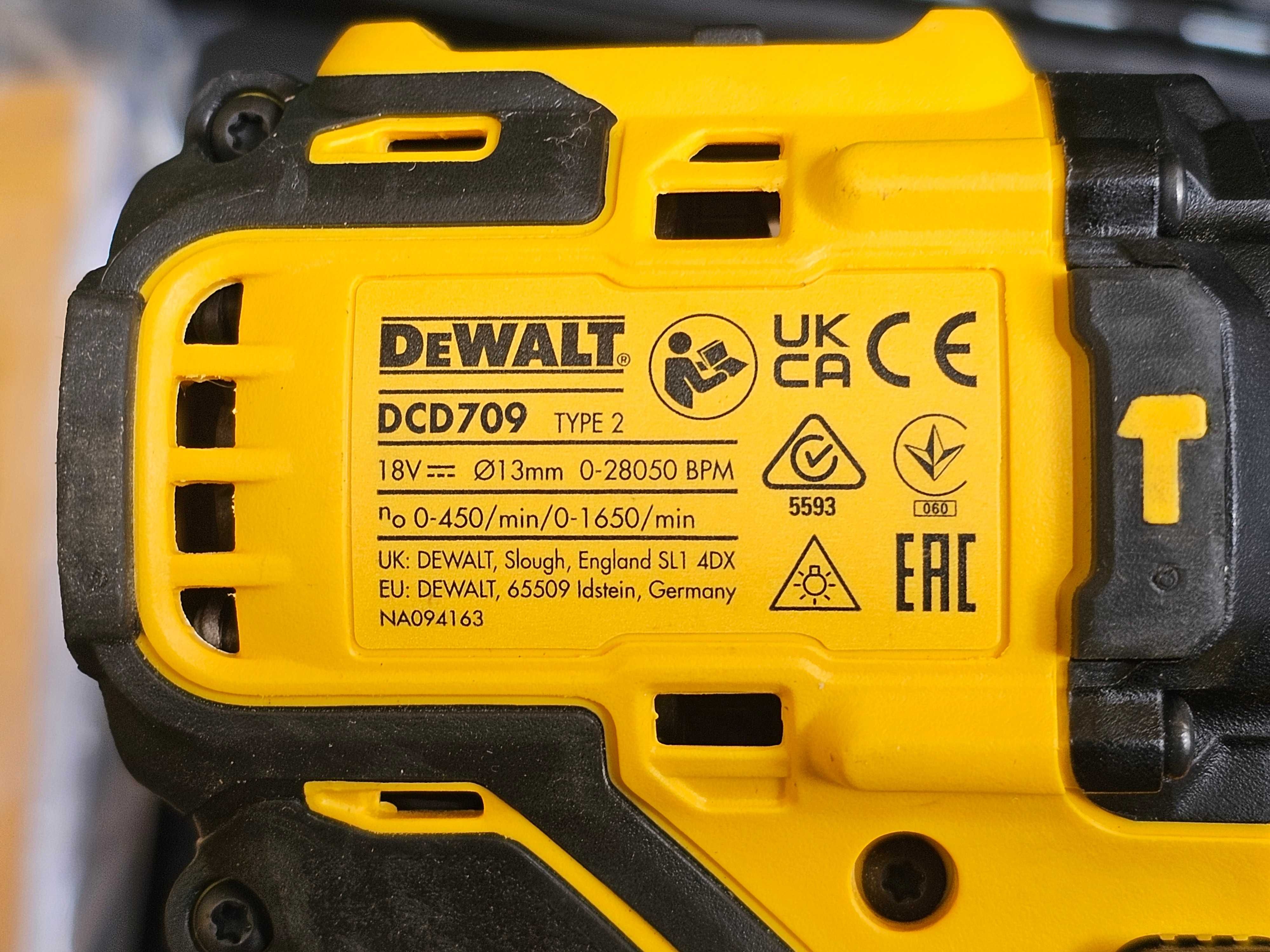 Акумулаторен ударен безчетков винтоверт DEWALT DCD709NT 18V 65N Девалт