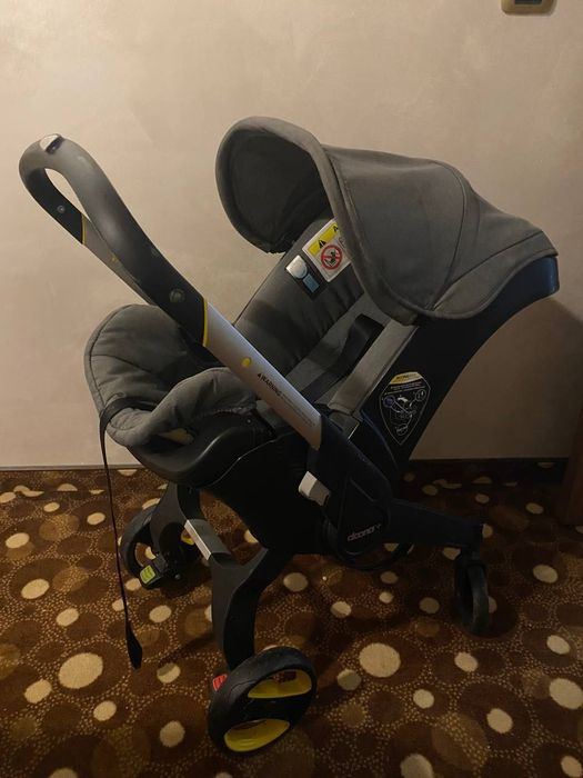 Cărucior Doona 2 în 1 (scaun auto + cărucior), stare foarte bună