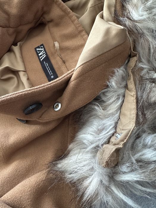 Бежово палто Зара