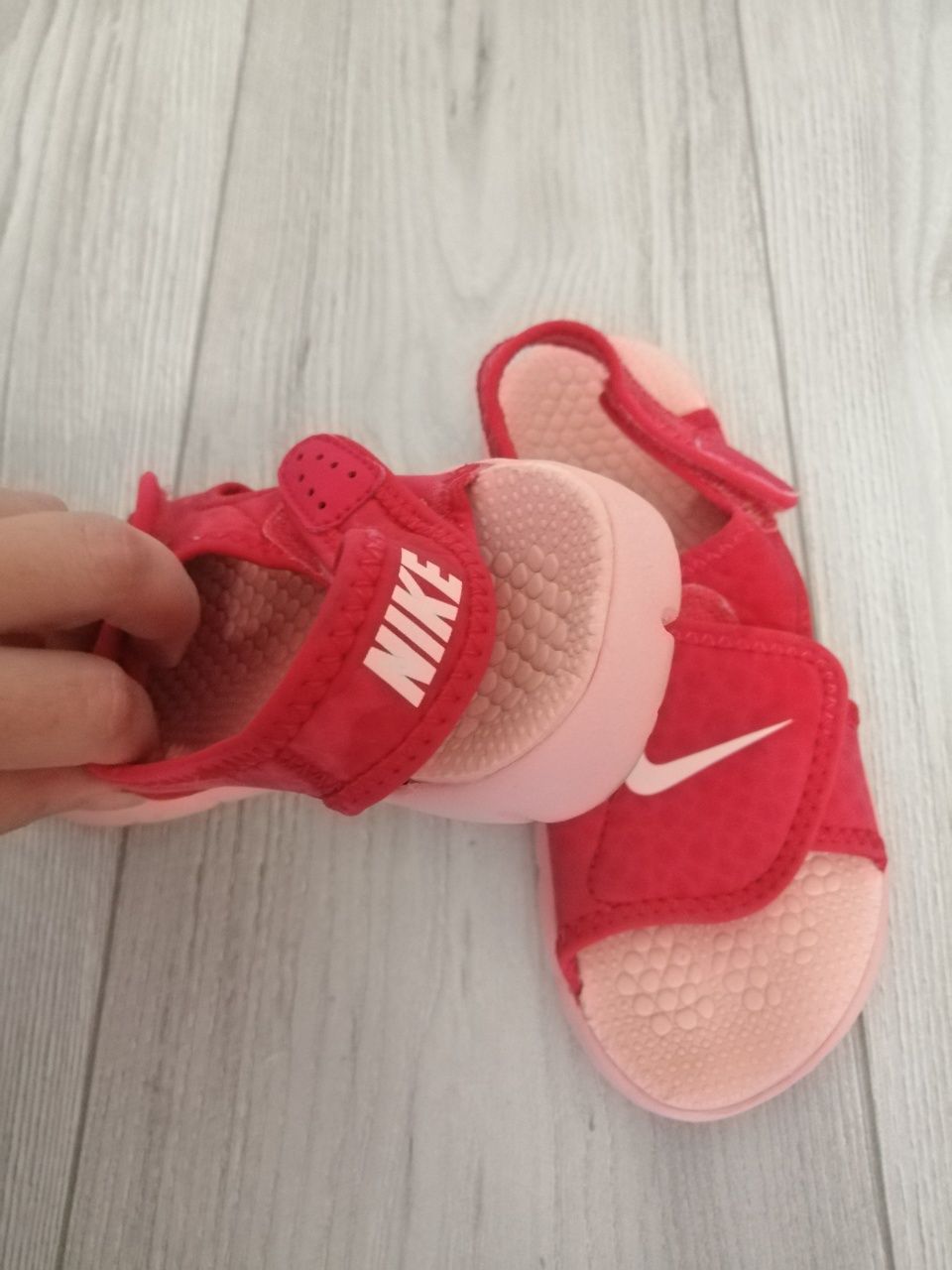 Sandale Nike măr 31