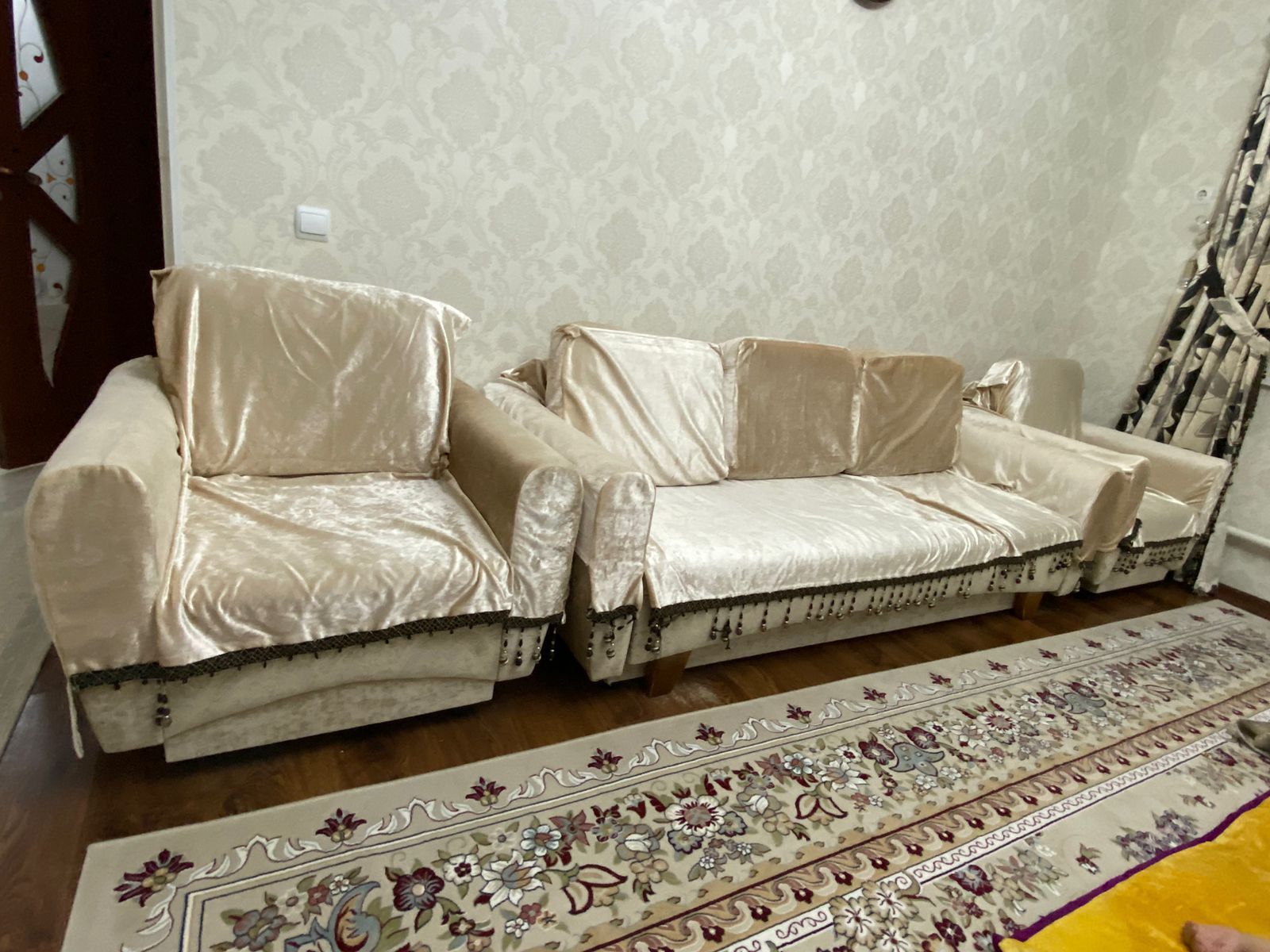 Продаётся диван в хорошем состоянии