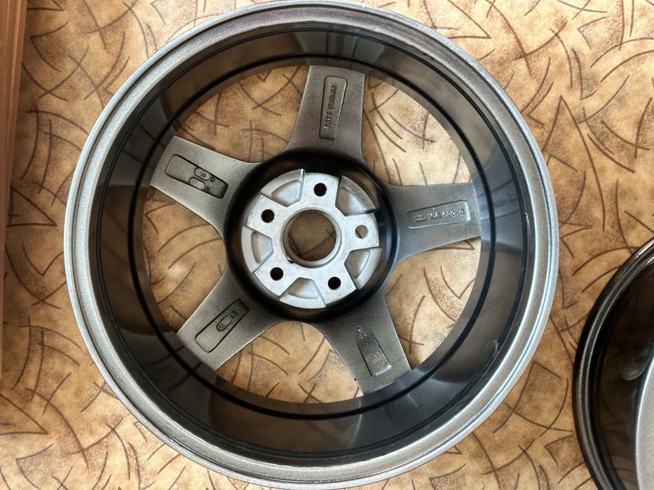 Продам Диски R 17 в отличном состояний