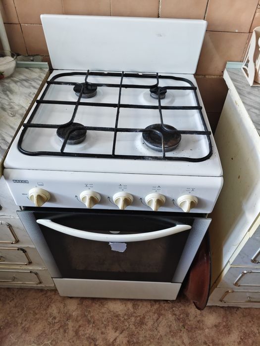 Продам газовую плиту