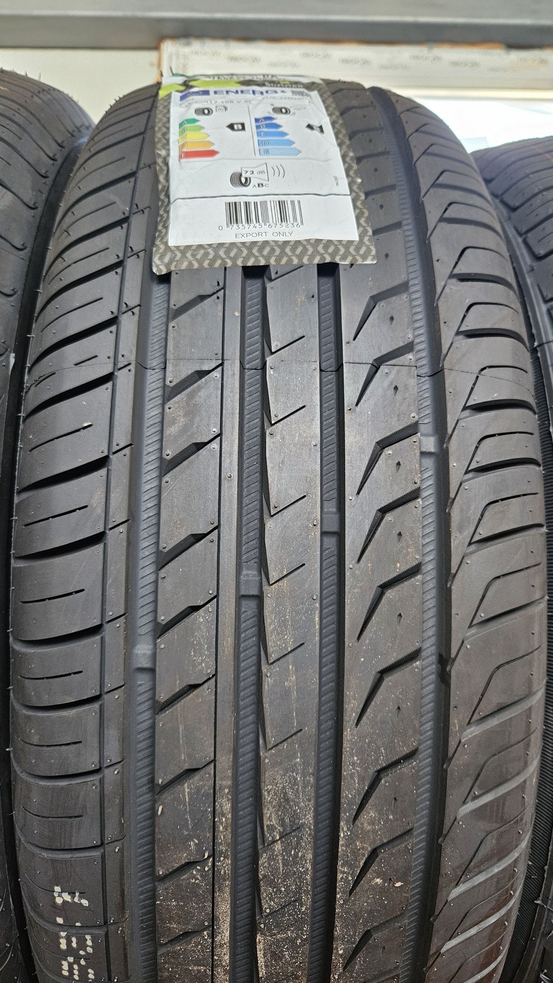 235/65R17 Тайландски гуми