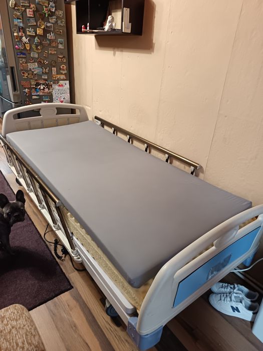 Болнично легло. Масивно здраво