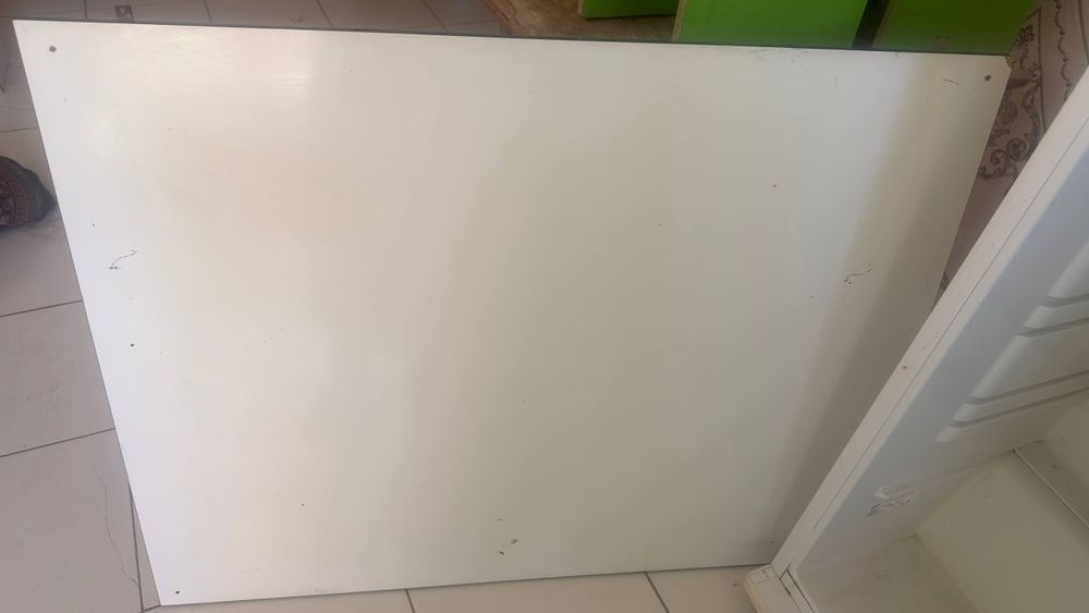 Доска 4 данасы бар.
Маркер менен жазылады. 
Шт-100.000 сумнан