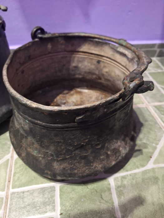 Медни старинни съдове