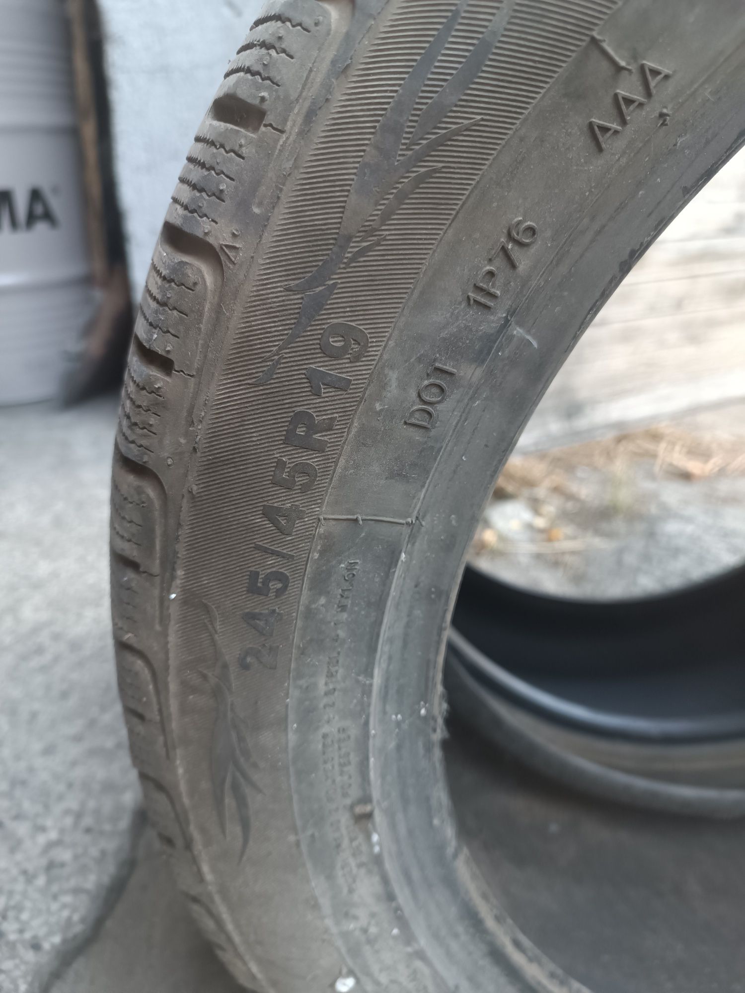 Продавам Гуми 245/45/19