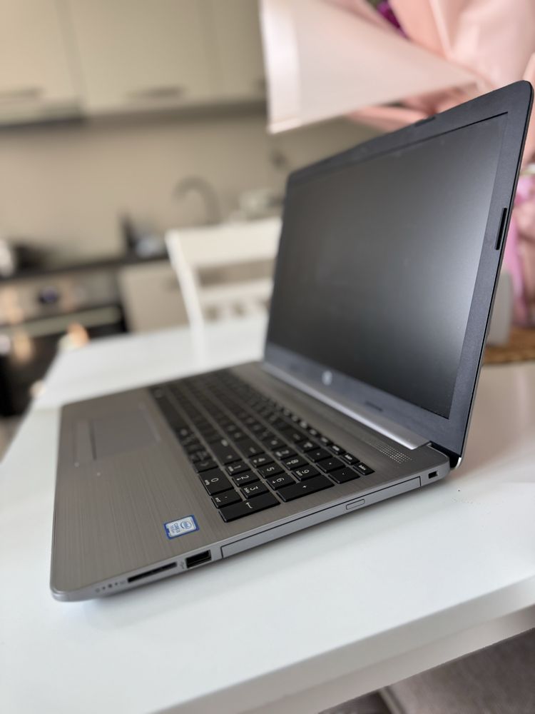 Laptop HP 250 G7