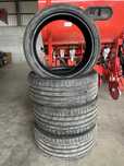 Vînd anvelope două mărimi Hankook r 20