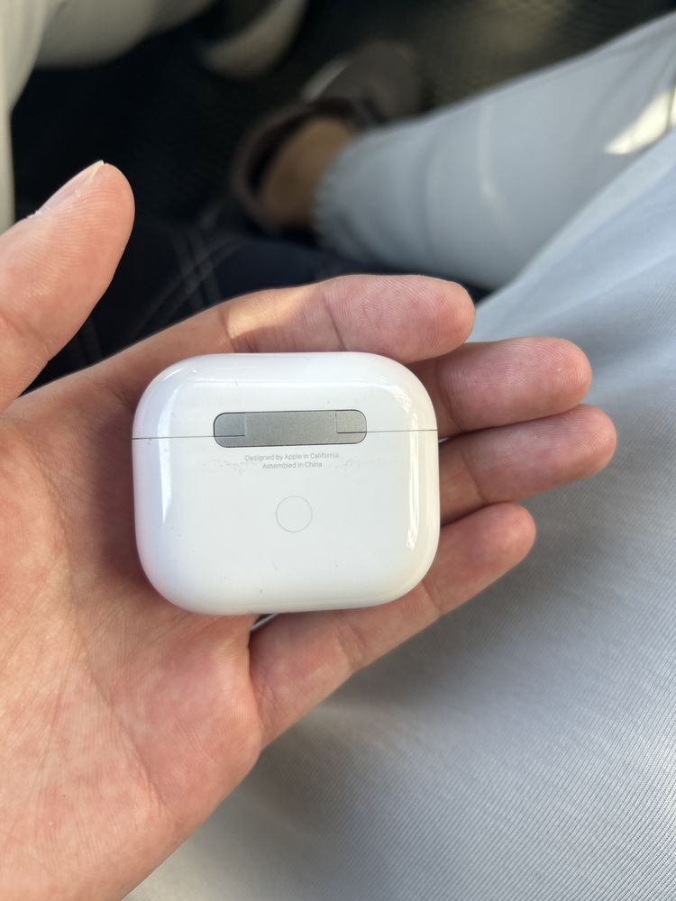 продам Airpods 3