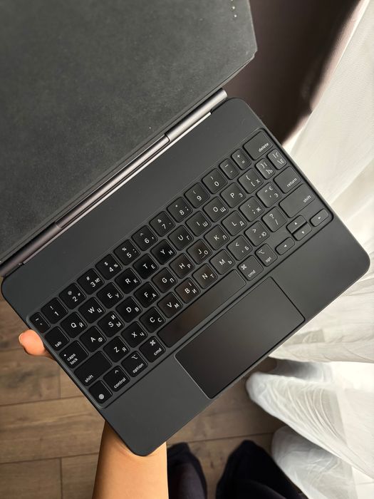 Чехол клавиатура для IPad 11”, Apple Magic Keyboard, оригинальная