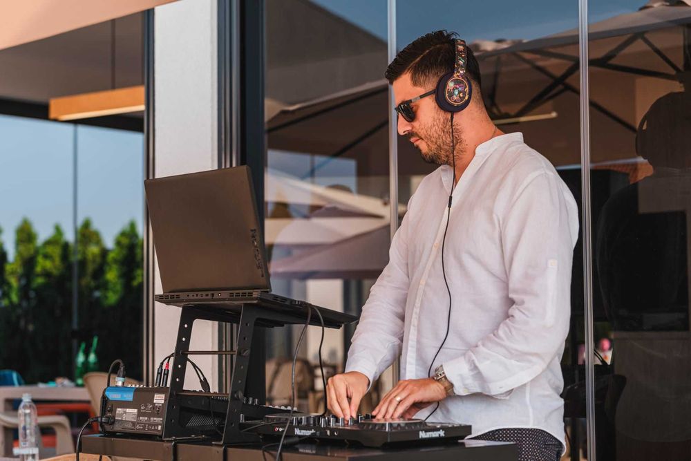 DJ MC Interpret Nuntă Botez Majorat Party