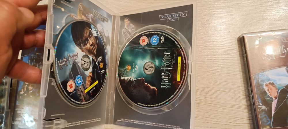 Ди ви ди дискове с филмите на Хари Потър