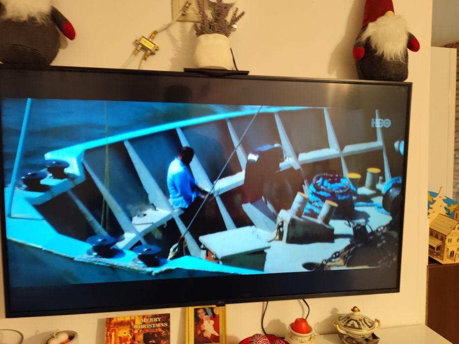 Televizor LG  îl vand că vreau sa mi iau unul mai mare.