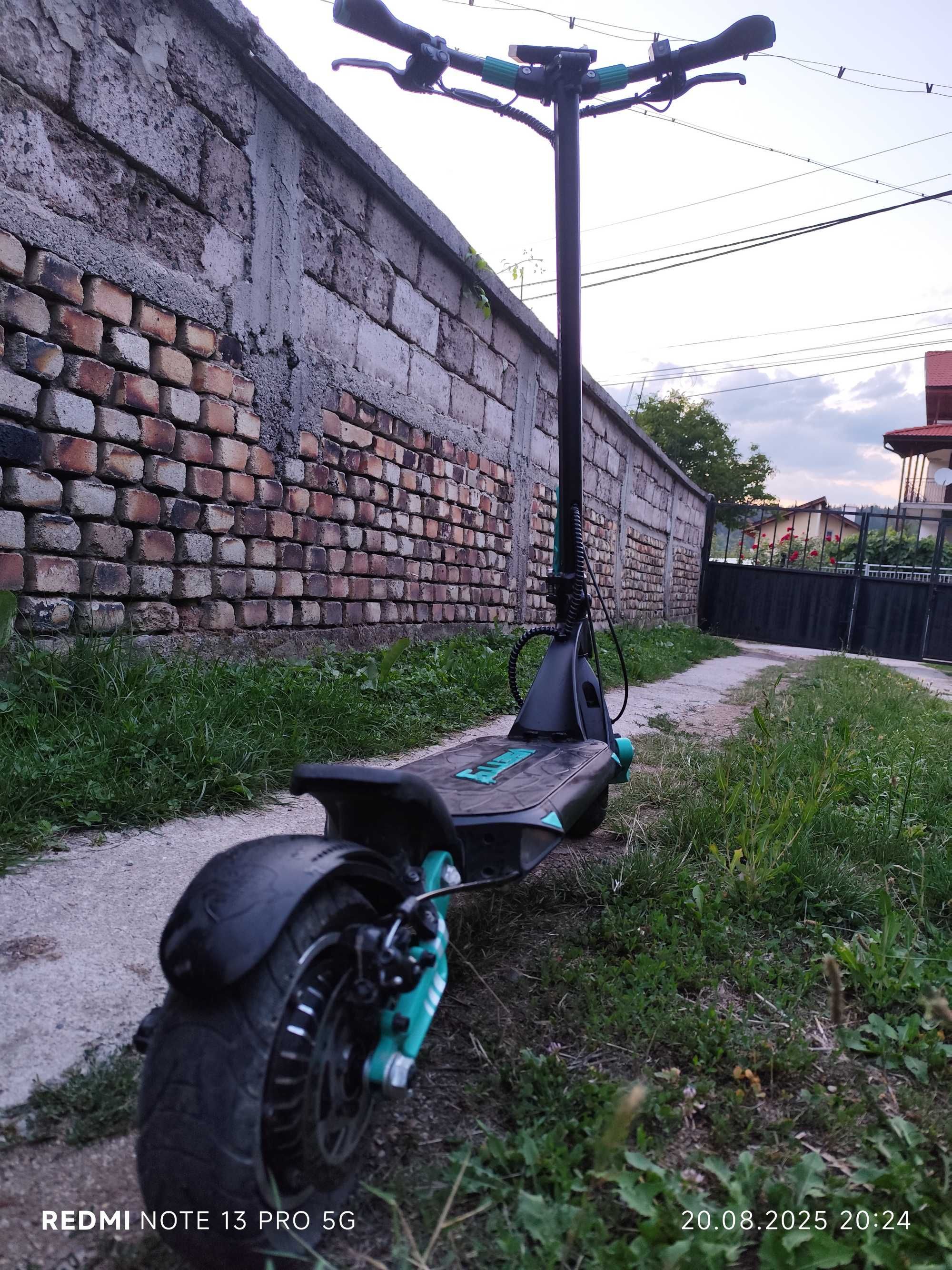 Vsett 9+  нова с два мотора по 650W 21ah батерията