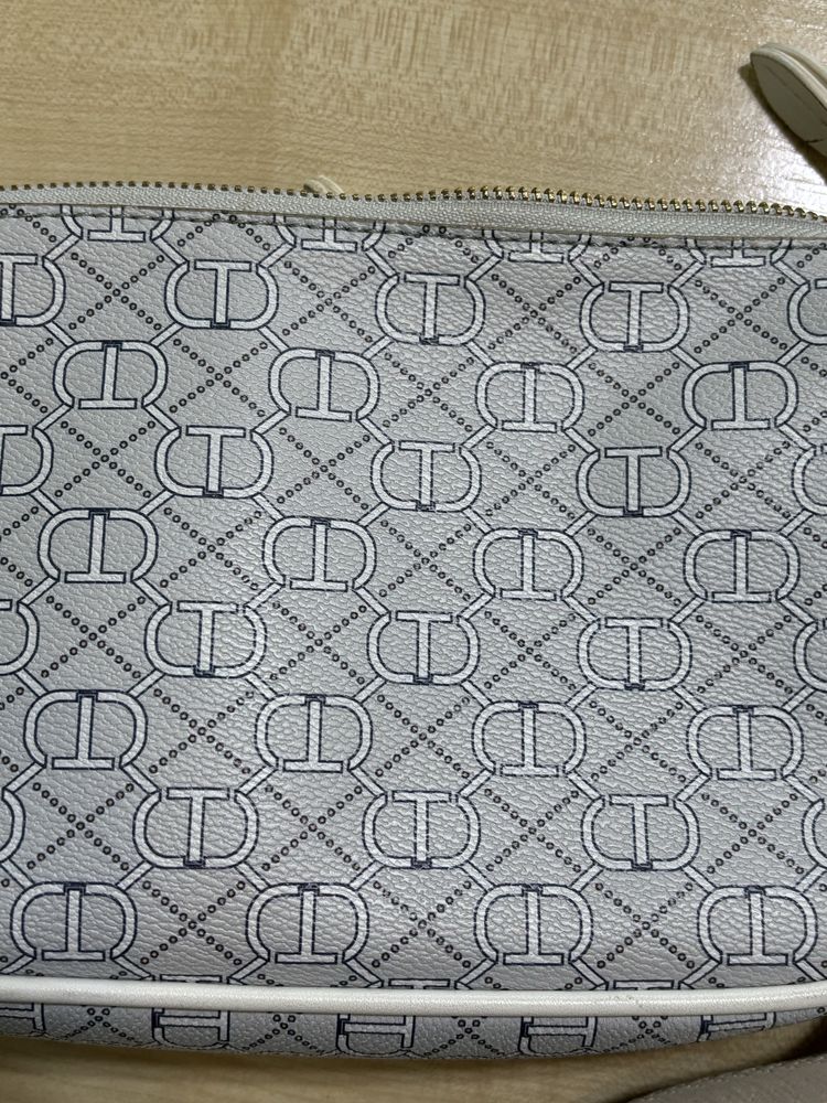 Продавам Twinset bag